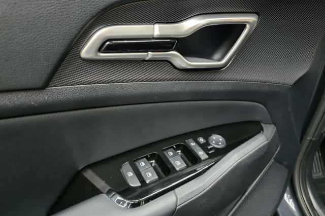 Kia Sportage (2023) thumbnail 4