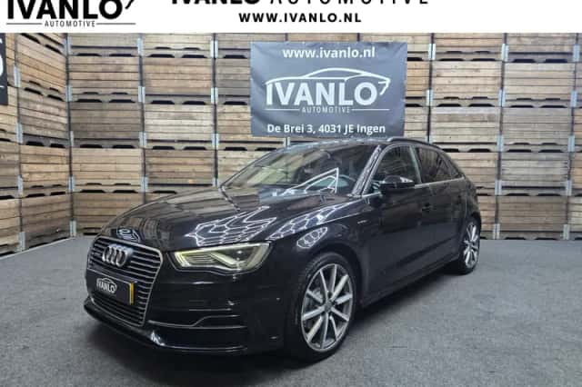 Audi A3 (2015) thumbnail 1
