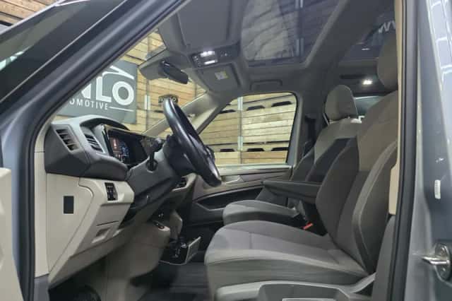 Volkswagen Multivan (2024) thumbnail 5
