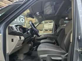 Volkswagen Multivan (2024) thumbnail 5
