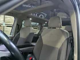 Volkswagen Multivan (2024) thumbnail 6