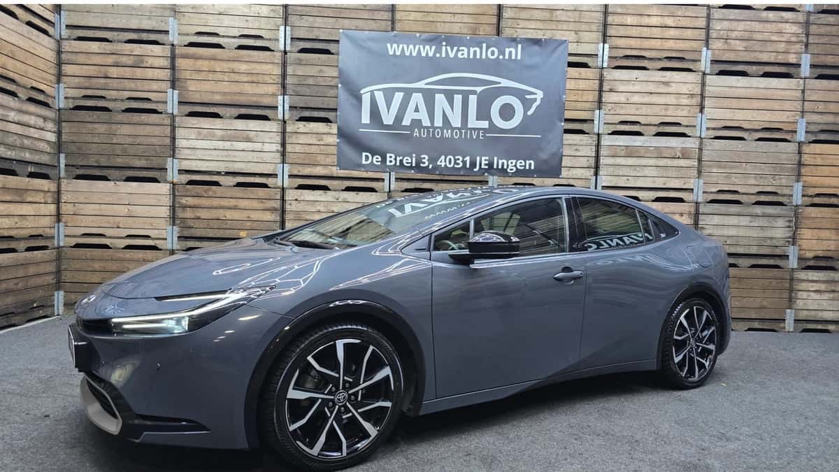 Toyota Prius (2024) — foto 1
