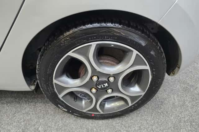 Kia Picanto (2014) thumbnail 2