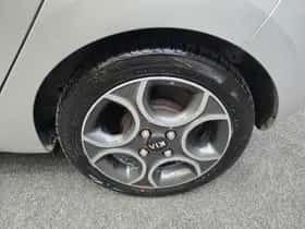 Kia Picanto (2014) thumbnail 2