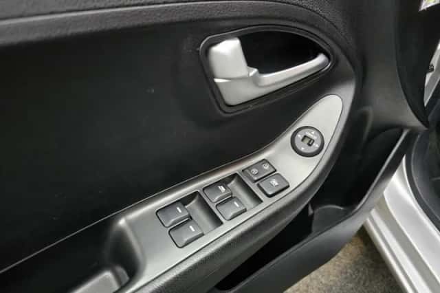 Kia Picanto (2014) thumbnail 4