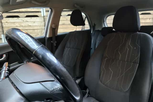 Kia Picanto (2014) thumbnail 6