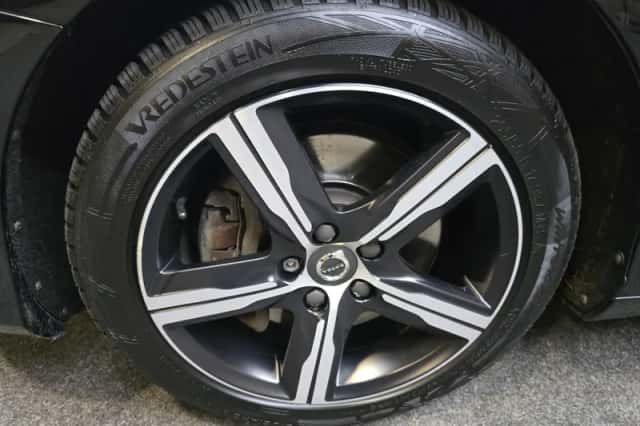 Volvo V40 (2020) thumbnail 2