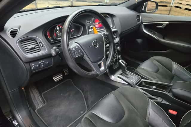 Volvo V40 (2020) thumbnail 3