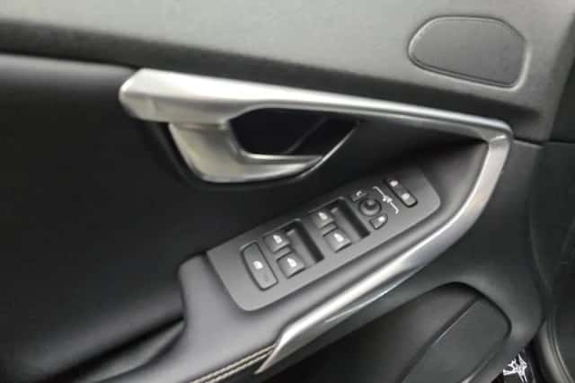 Volvo V40 (2020) thumbnail 4
