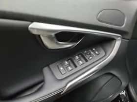 Volvo V40 (2020) thumbnail 4