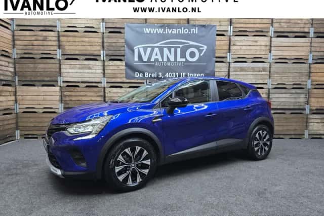 Renault Captur (2022) thumbnail 1