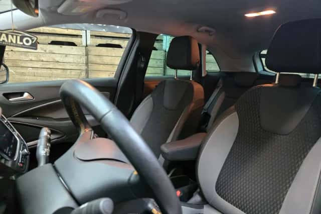 Opel Crossland X (2020) thumbnail 6