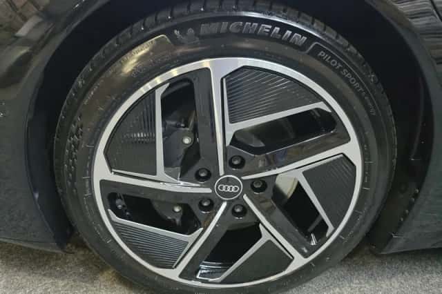 Audi e-tron GT (2022) thumbnail 2