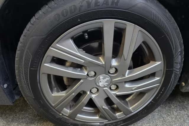 Peugeot 208 (2022) thumbnail 2