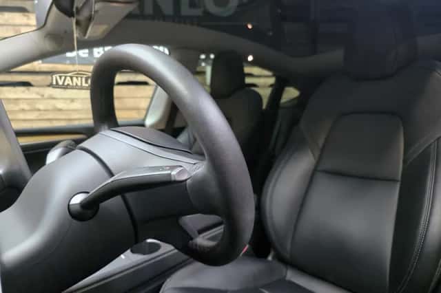 Tesla Model Y (2022) thumbnail 6
