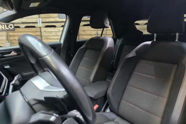 Volkswagen T-Roc (2020) thumbnail 6