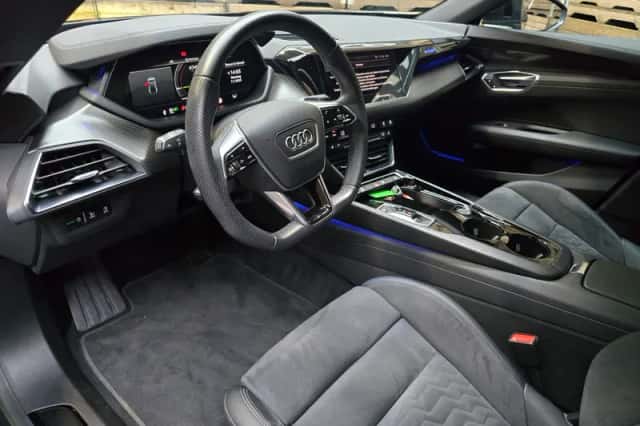 Audi e-tron GT (2023) thumbnail 3