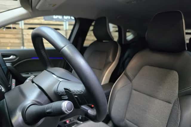 Renault Captur (2020) thumbnail 6
