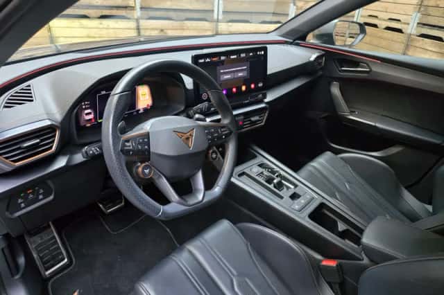 CUPRA Leon Sportstourer (2024) thumbnail 3