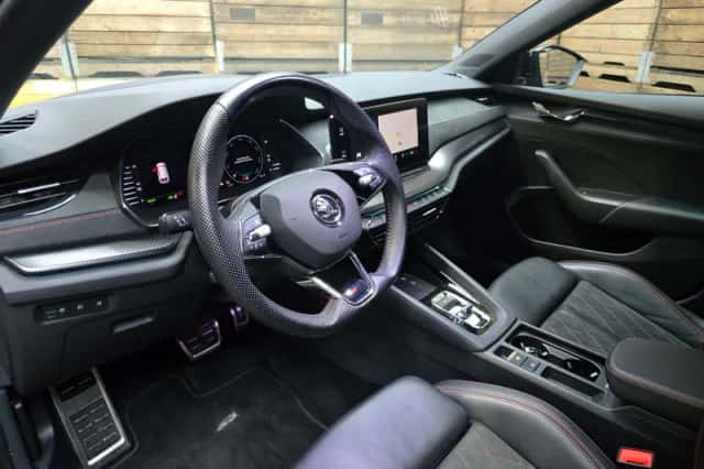 Škoda Octavia (2023) thumbnail 3