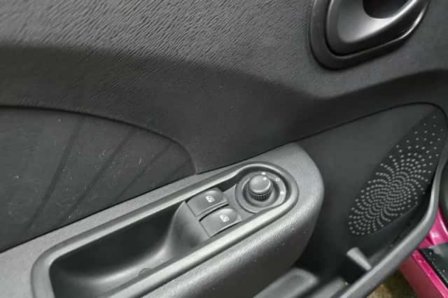 Renault Twingo (2013) thumbnail 4