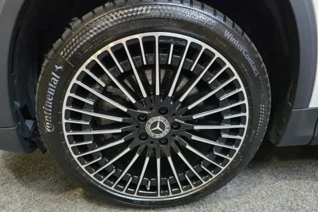 Mercedes-Benz EQA (2023) thumbnail 2