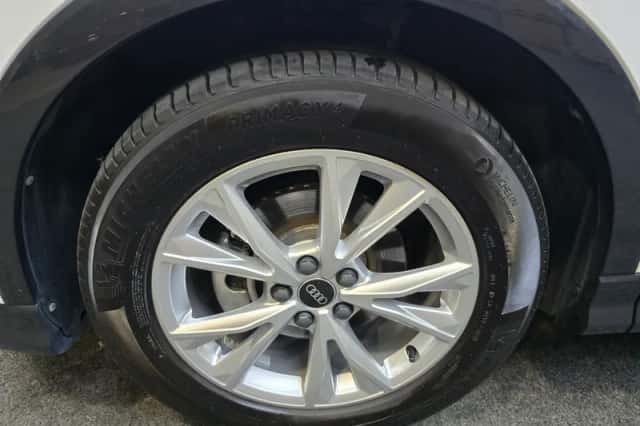 Audi Q3 (2023) thumbnail 2