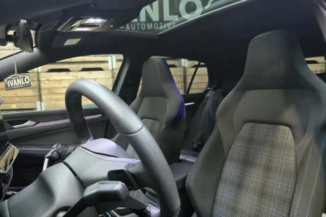 Volkswagen Golf (2025) thumbnail 6