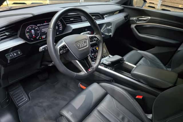Audi e-tron (2022) thumbnail 3