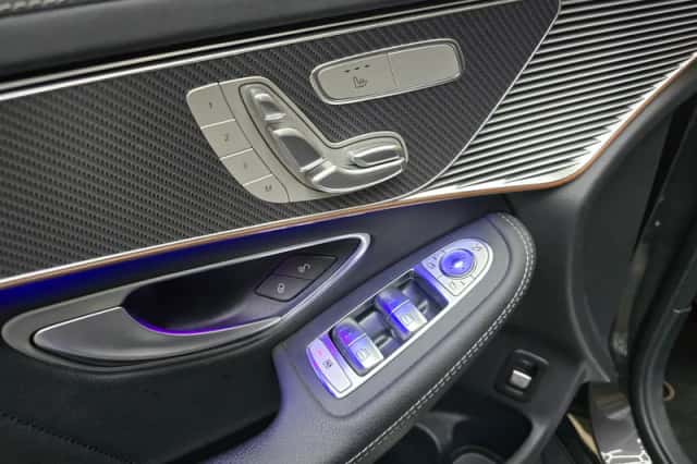 Mercedes-Benz EQC (2023) thumbnail 4