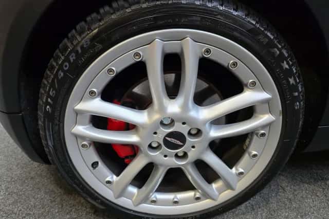 MINI Clubman (2010) thumbnail 2
