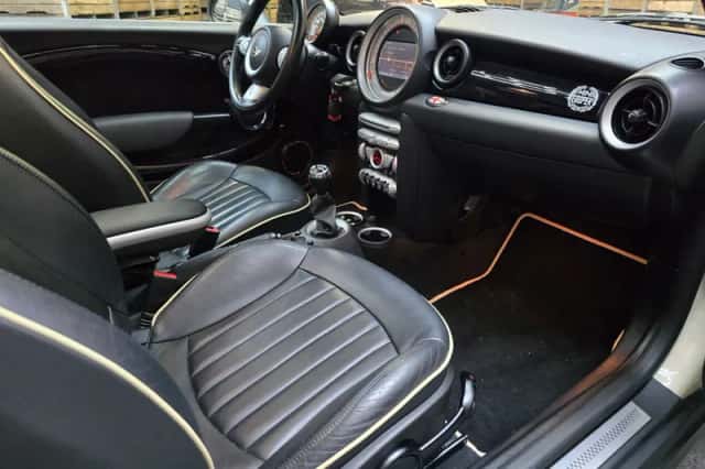 MINI Clubman (2010) thumbnail 6