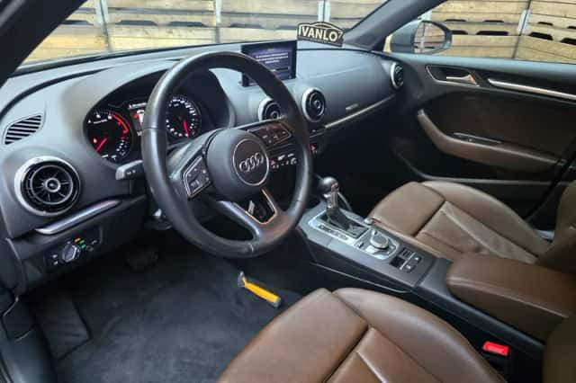Audi A3 (2017) thumbnail 3