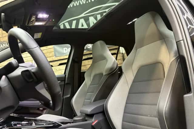 Volkswagen Golf (2025) thumbnail 6