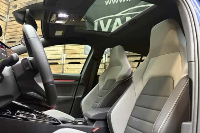 Volkswagen Golf (2025) thumbnail 5