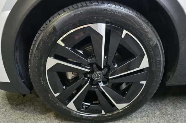 Peugeot 408 (2025) thumbnail 2