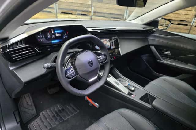 Peugeot 408 (2025) thumbnail 3