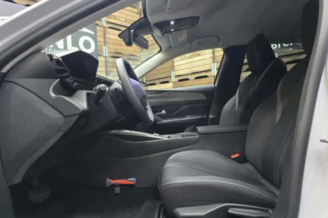 Peugeot 408 (2025) thumbnail 5