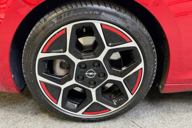Opel Astra (2022) thumbnail 2