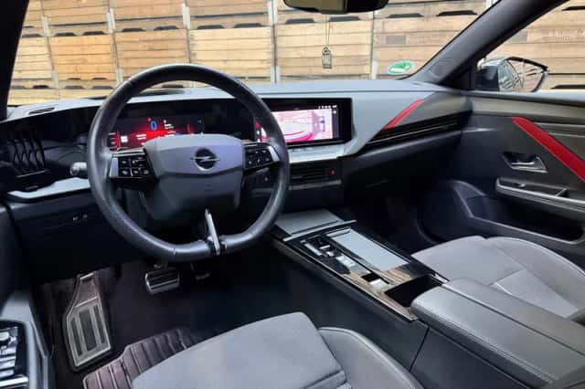 Opel Astra (2022) thumbnail 3