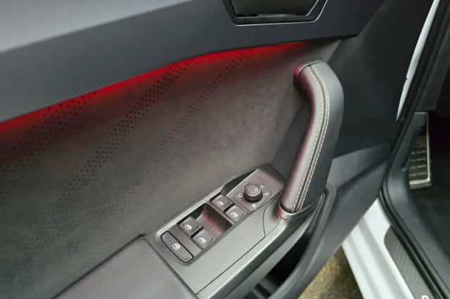 CUPRA Leon Sportstourer (2025) thumbnail 2