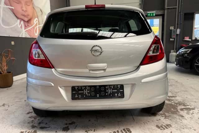 Opel Corsa (2014) thumbnail 4