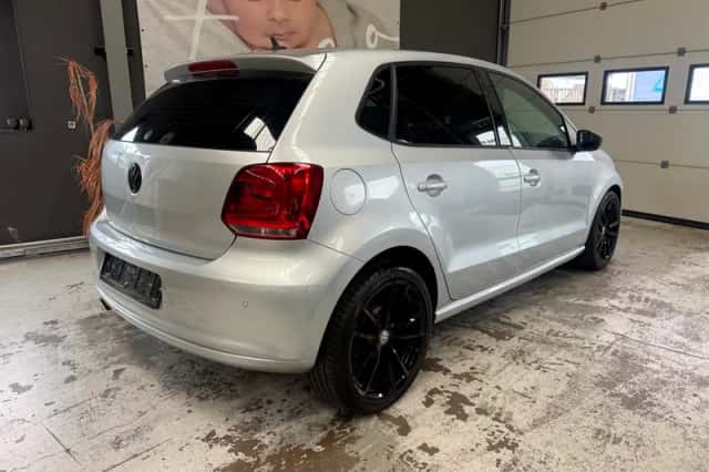 Volkswagen Polo (2010) thumbnail 4
