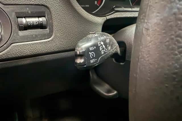 Volkswagen Polo (2010) thumbnail 6