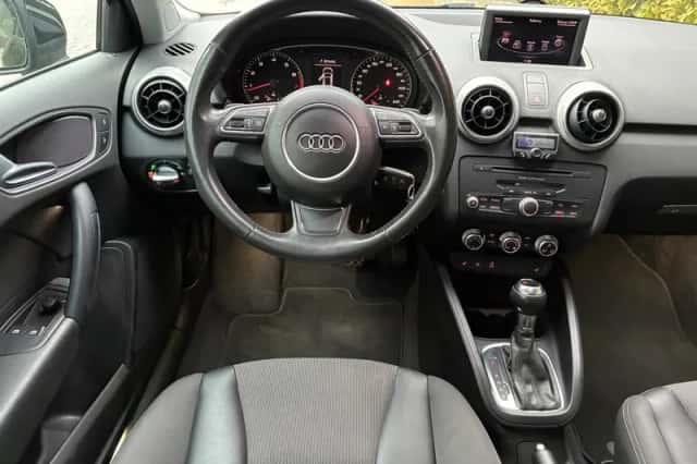 Audi A1 (2011) thumbnail 2