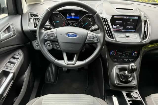 Ford C-Max (2016) thumbnail 2
