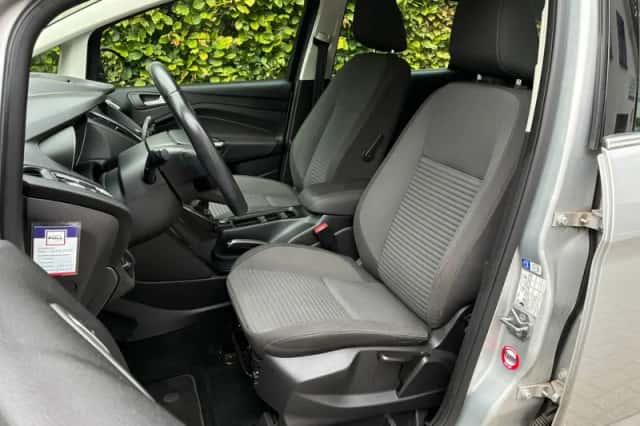 Ford C-Max (2016) thumbnail 3