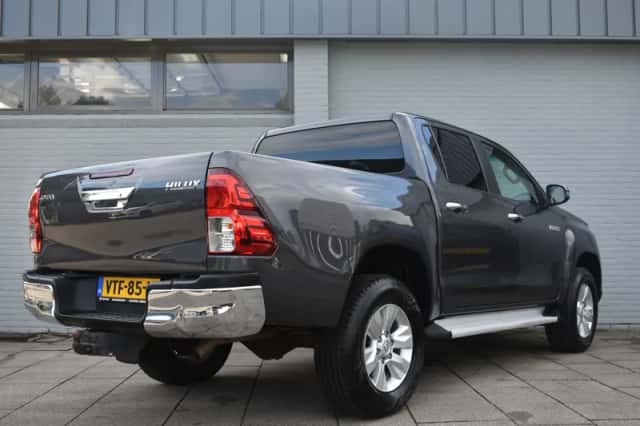 Toyota Hilux (2019) thumbnail 3