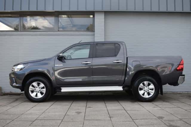 Toyota Hilux (2019) thumbnail 5