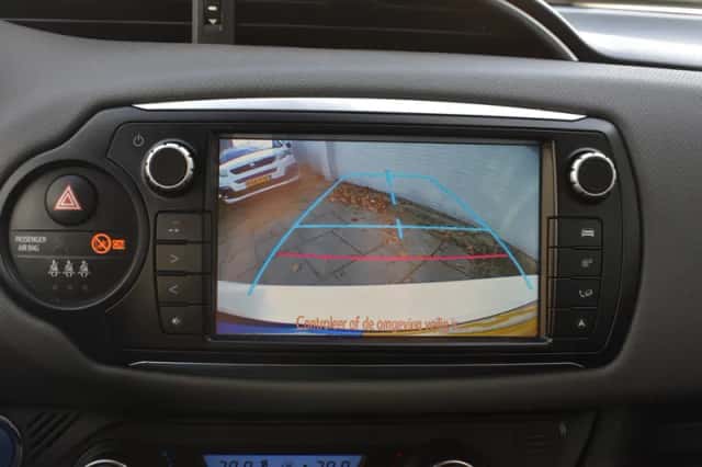 Toyota Yaris (2015) thumbnail 6